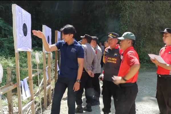 Tingkatkan Kemampuan, 50 Anggota Polres Kebumen Ikuti Uji Berkala Penggunaan Senpi